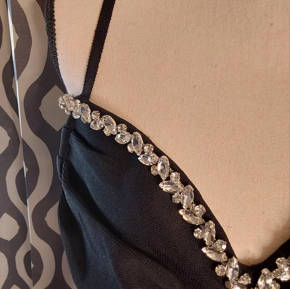 Elegant Black Dress with Rhinestone Accents - Picture 5 of 7